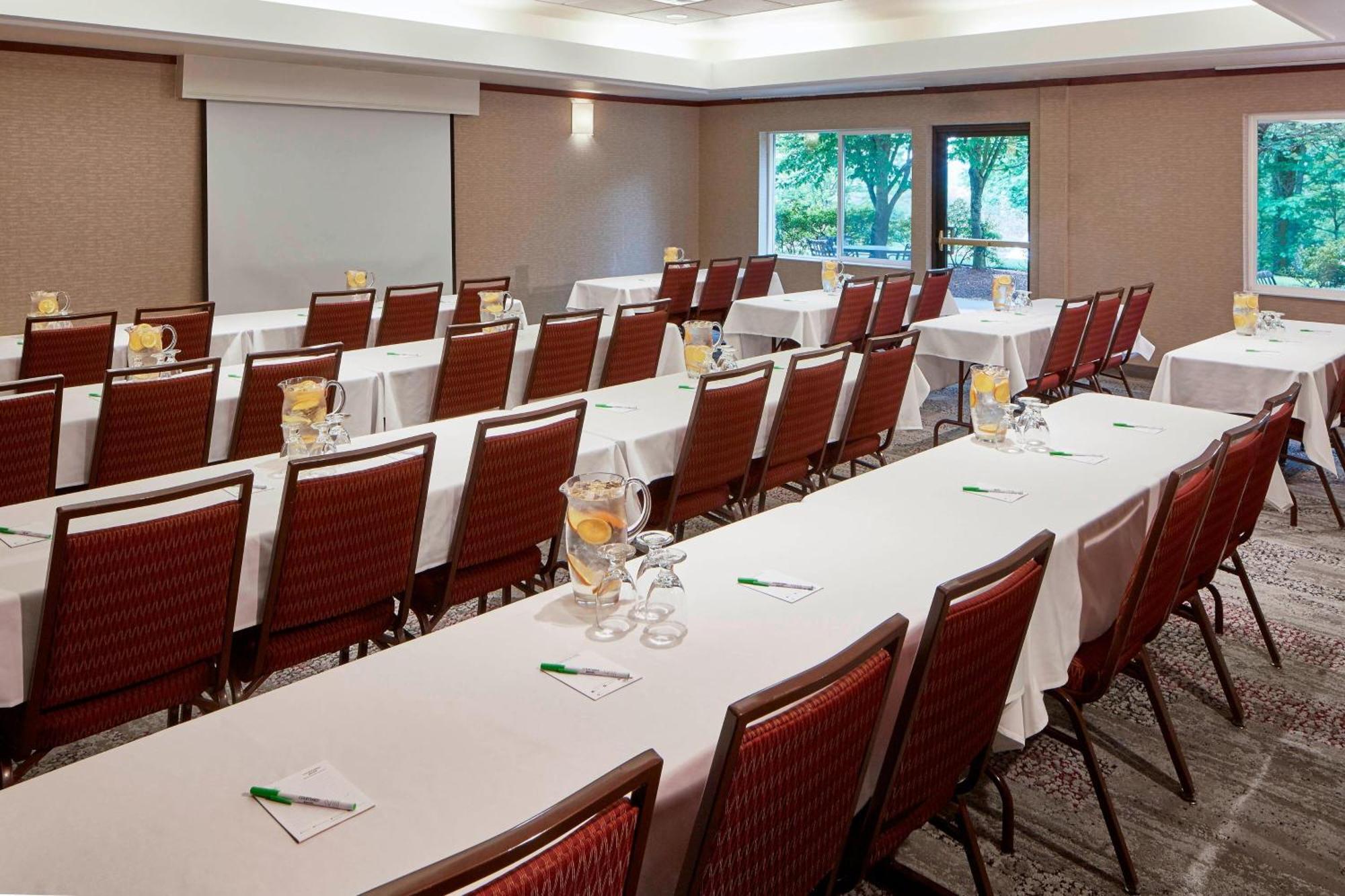 Courtyard By Marriott Portland Southeast/Clackamas Exterior foto