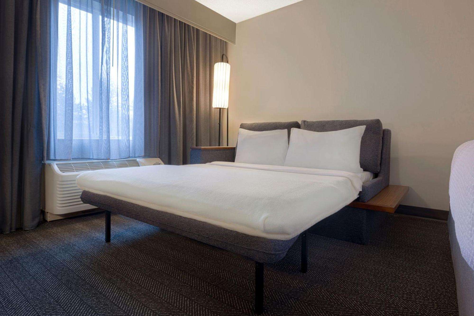 Courtyard By Marriott Portland Southeast/Clackamas Exterior foto
